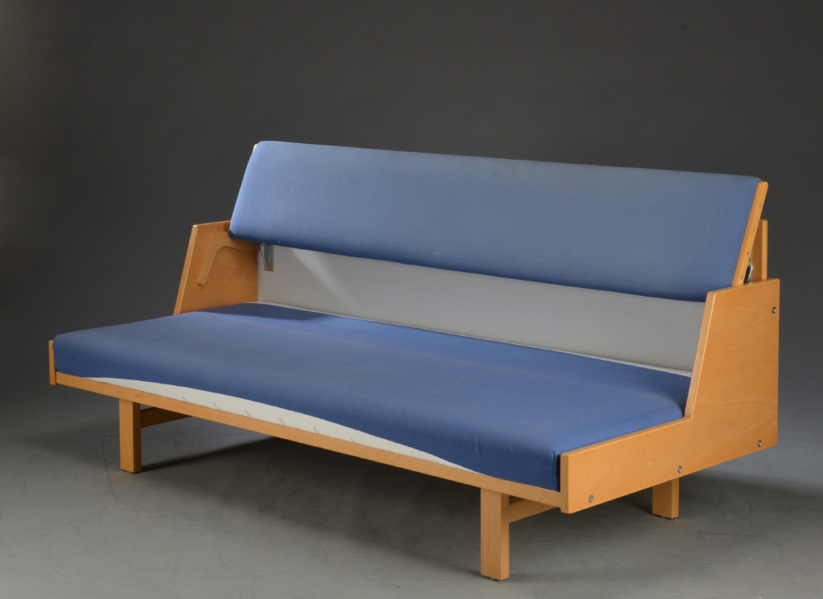 GE258 Daybed/Beech | The Nordisk Cirkus
